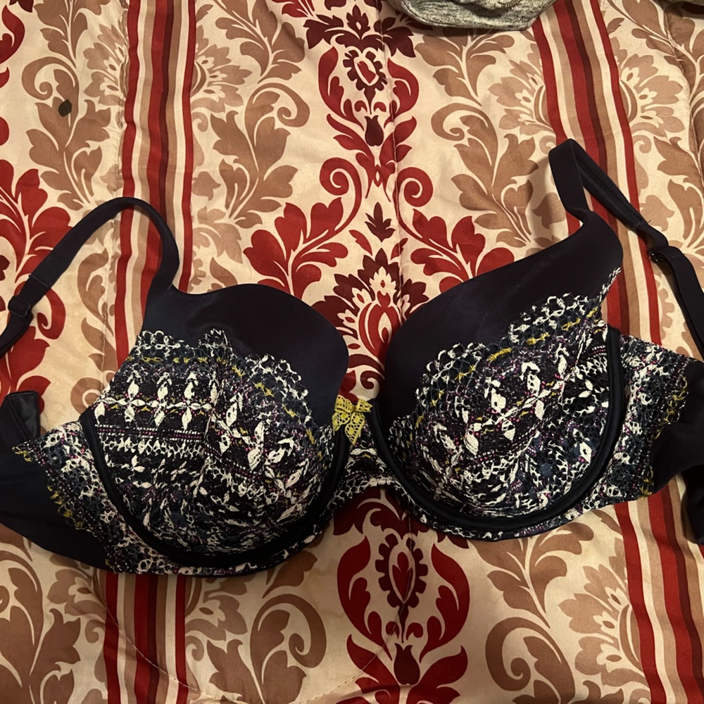 Victoria’s Secret Body by Victoria bra
